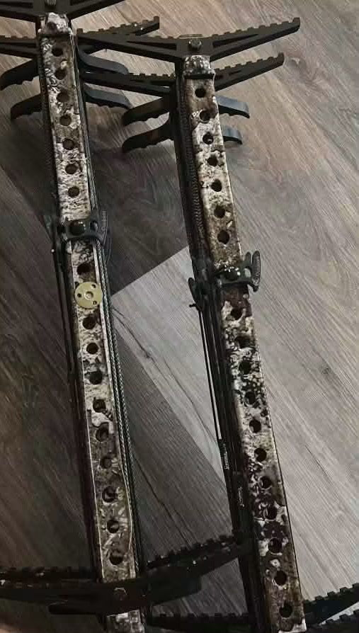Versa Loop n' Lock Climbing Stick Attachment Bracket